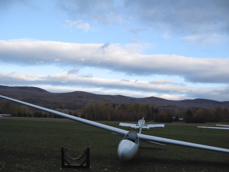 Glider C-FVKA after its first day of flying.. ready for derigging
